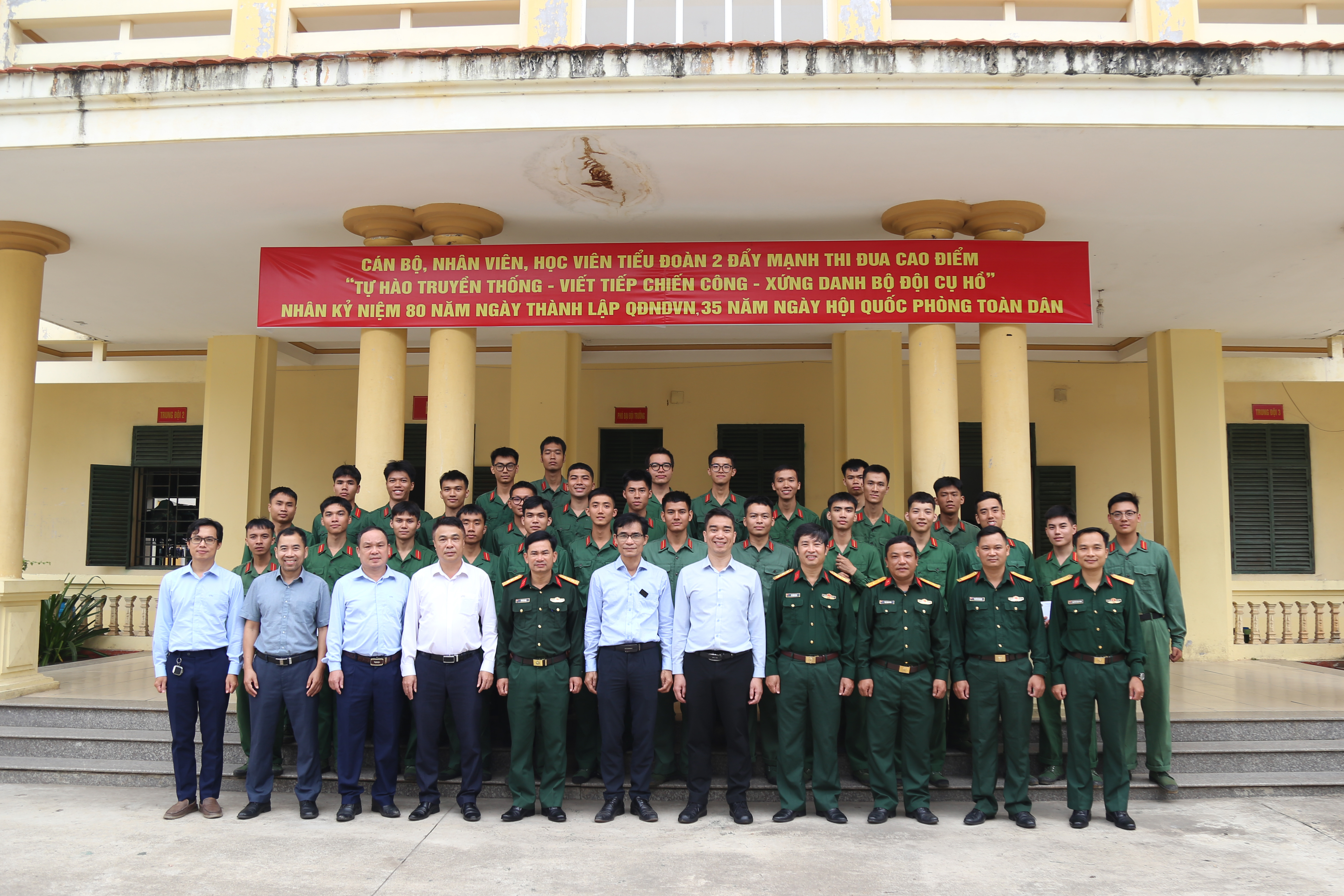 Trường Đại học Giao thông vận tải thăm sĩ quan dự bị tại Trường Quân sự Quân khu 2 