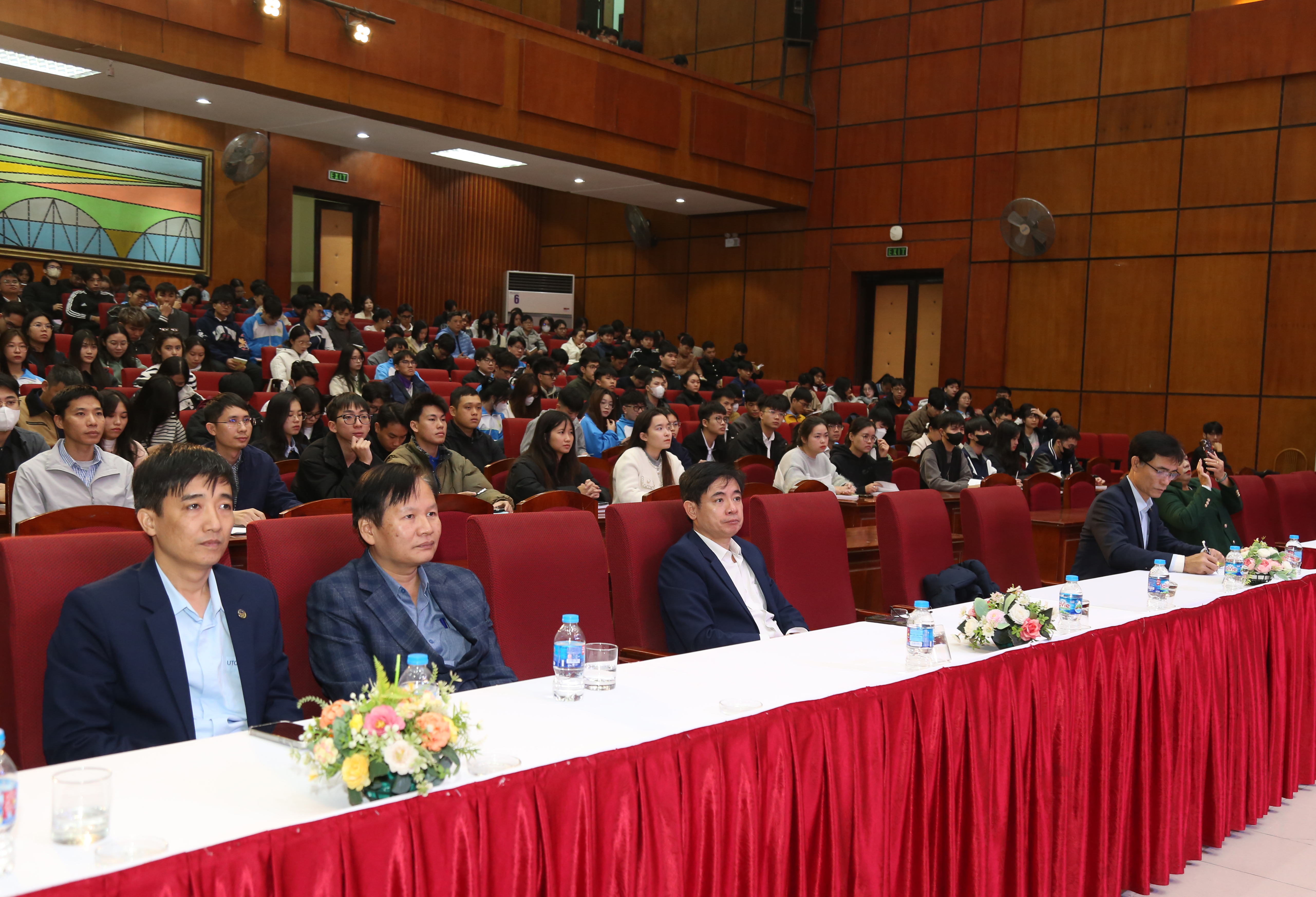 Lễ khai giảng khóa học Bồi dưỡng Lý luận chính trị năm 2025