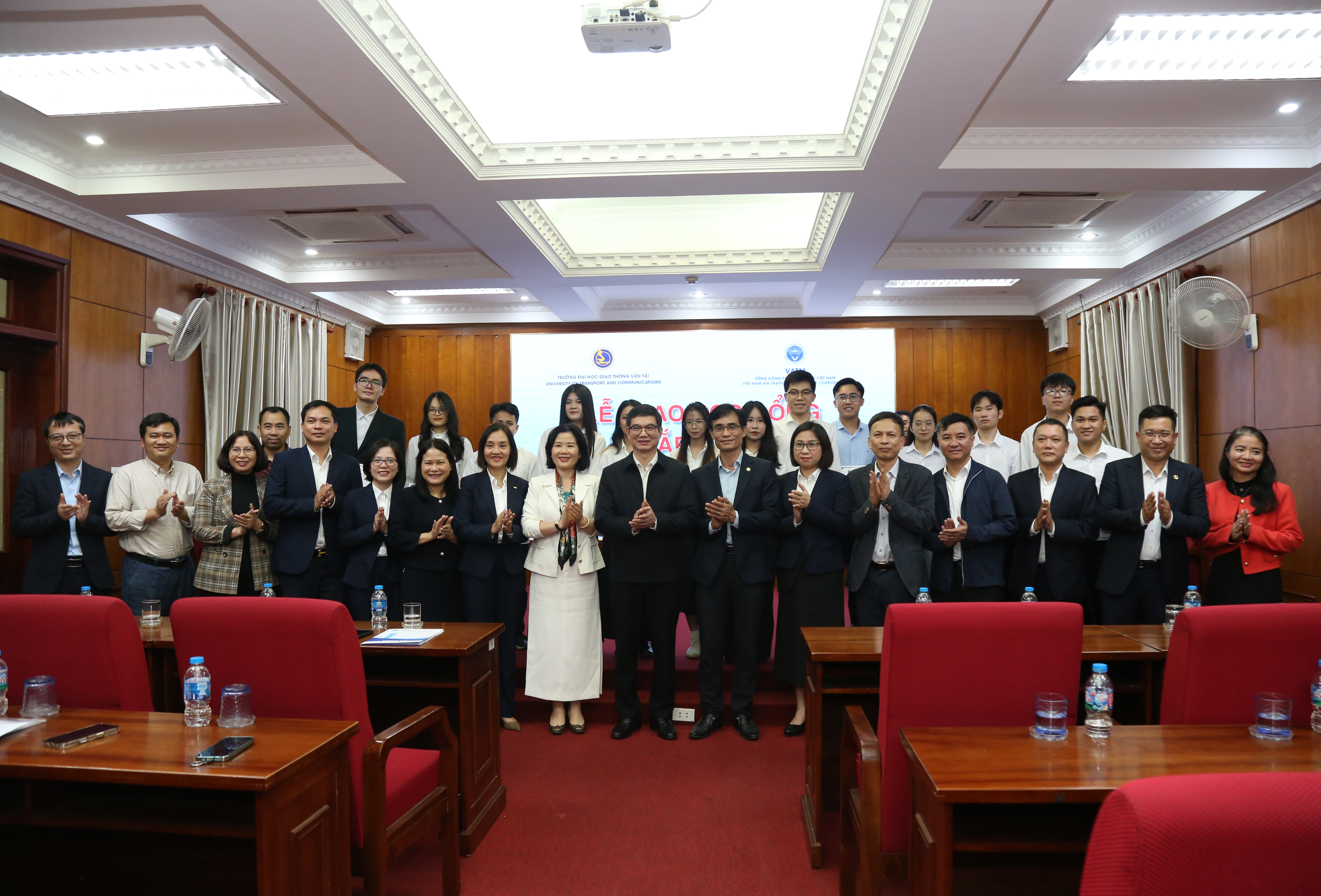 Lễ trao học bổng VATM - Chắp cánh ước mơ