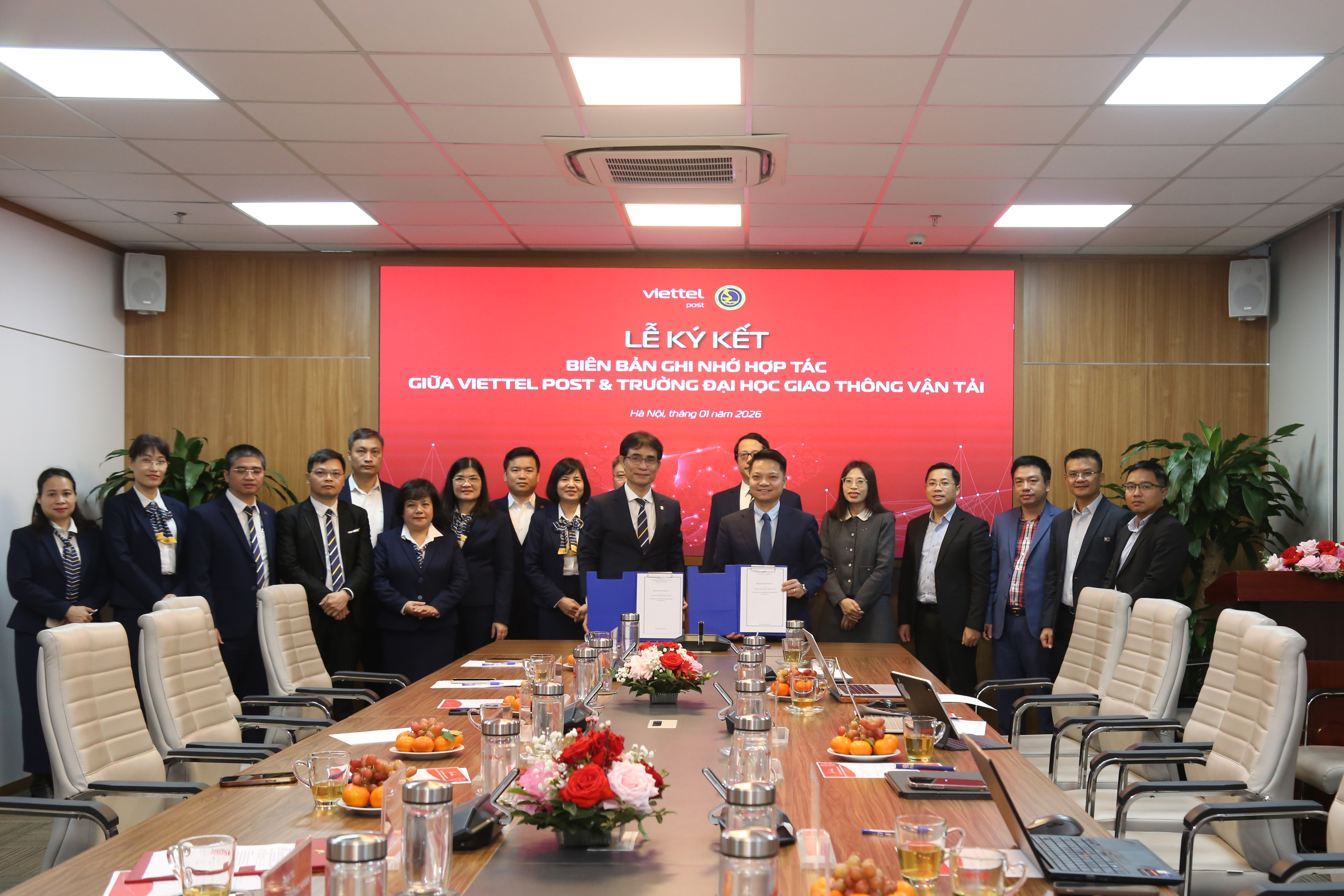 Trường Đại học Giao thông vận tải ký kết hợp tác với Tổng Công ty Cổ phần Bưu chính Viettel