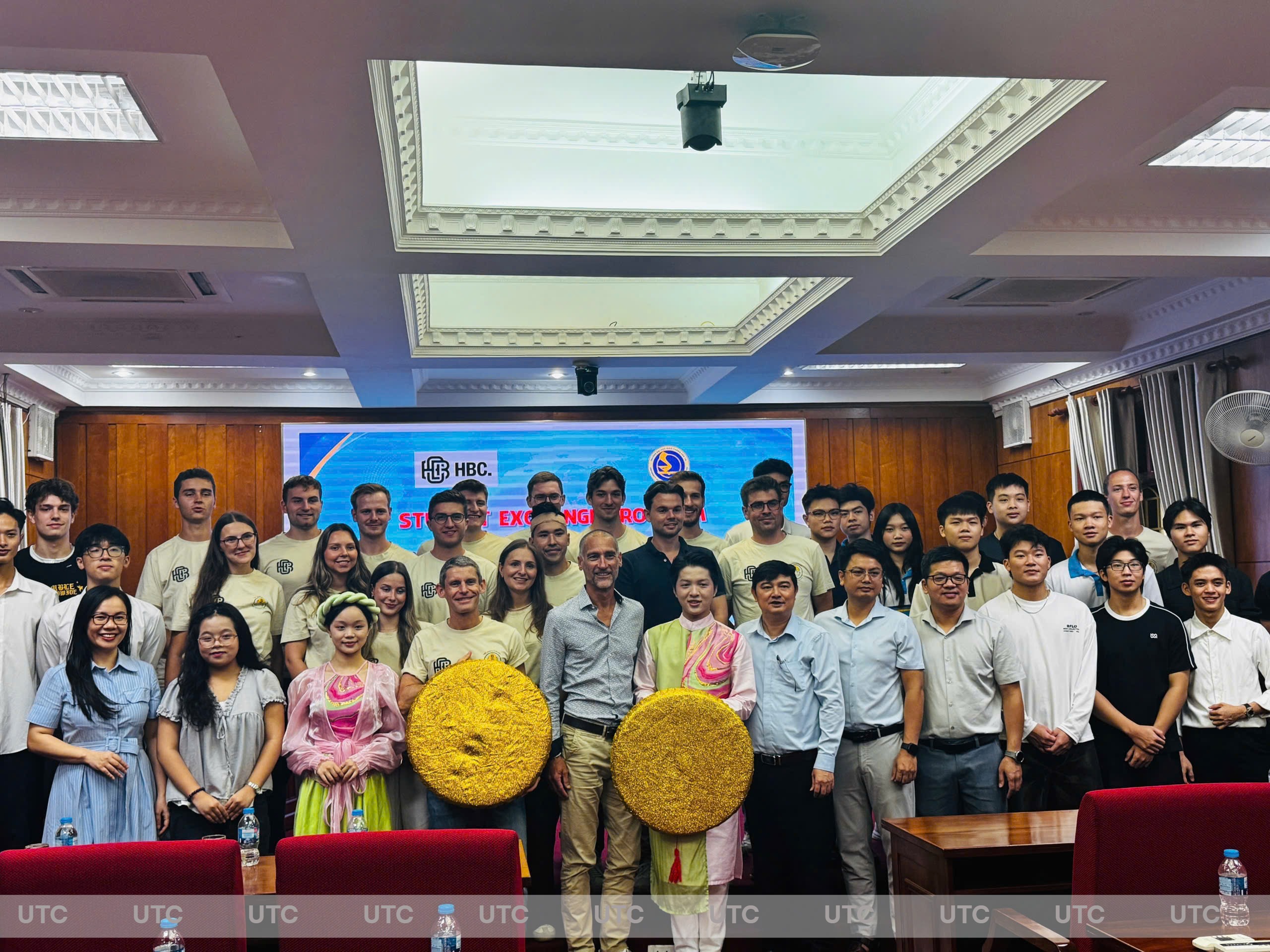 Trường Đại học Giao thông vận tải giao lưu cùng sinh viên Trường Đại học Khoa học Ứng dụng Biberach, CHLB Đức