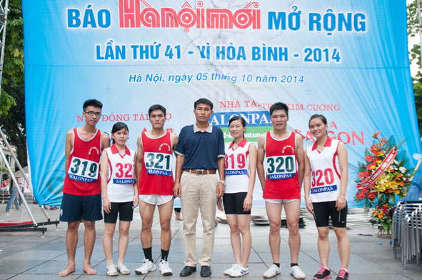 Đội tuyển sinh viên trường Đại học GTVT tham dự Giải chạy Báo Hànộimới 2014 - lần thứ 41