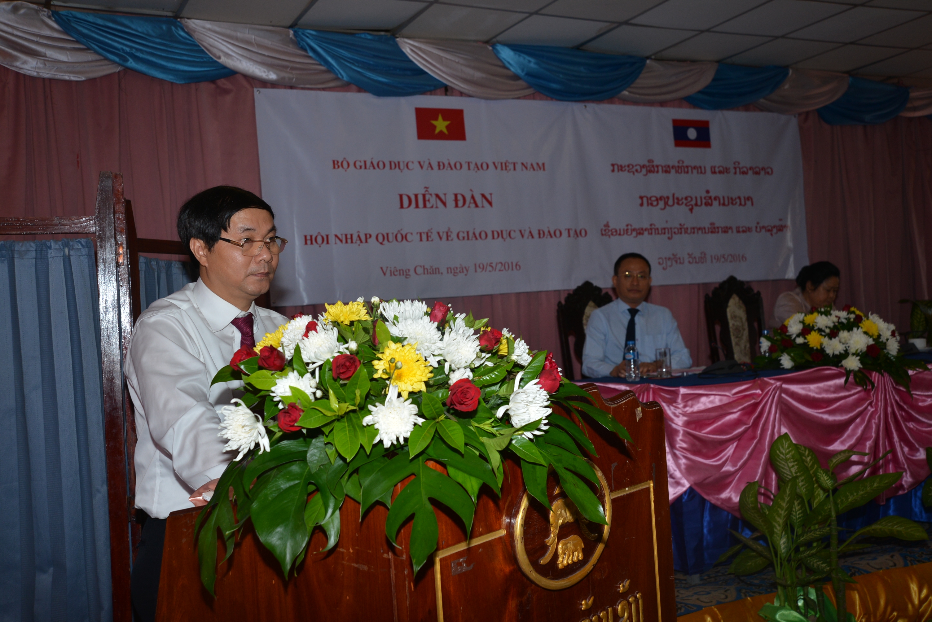 Trường ĐH GTVT tham gia triển lãm giáo dục tại Lào