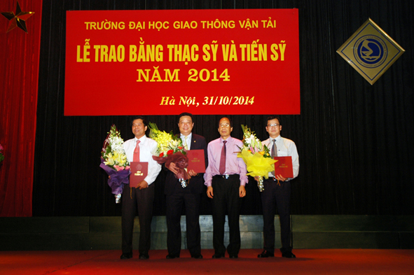 Lễ trao bằng Thạc sỹ và Tiến sỹ năm 2014