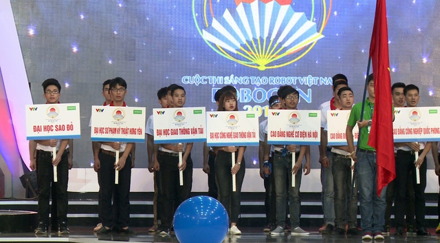 Robocon Việt Nam 2017 - Cuộc đua tranh “nghẹt thở” giữa 57 đội tuyển các trường phía Bắc - Hai đội ĐH GTVT: ĐK-54 (Điện - Điện tử) và CK-Gold (Điện-Điện tử & Cơ khí) xuất sắc lọt vào vòng chung kết