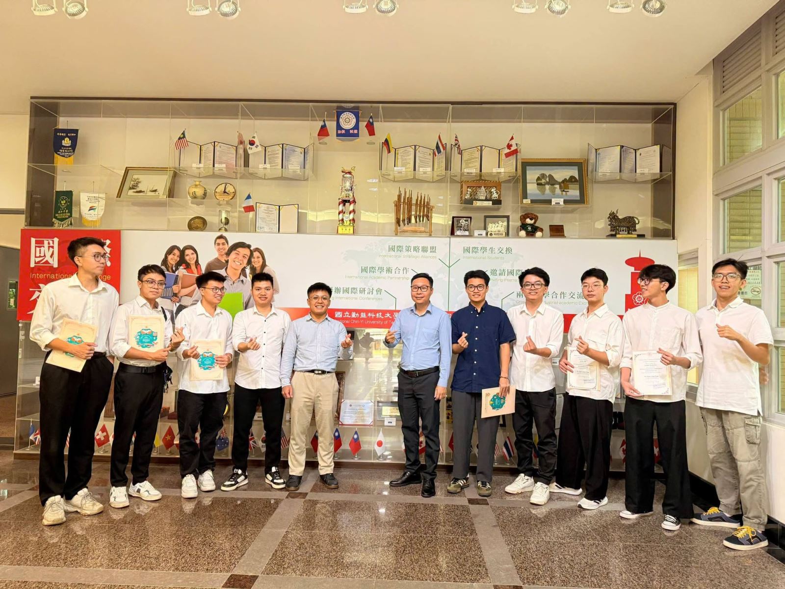 Sinh viên ngành kỹ thuật trường ĐH Giao thông vận tải tham gia thực tập tại Đại học Công nghệ quốc lập Chin-Yi (Đài Loan)